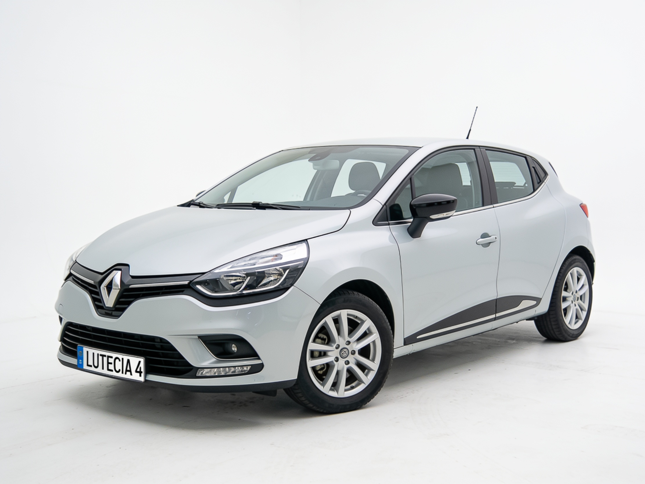CLIO 4 / LUTECIA 4